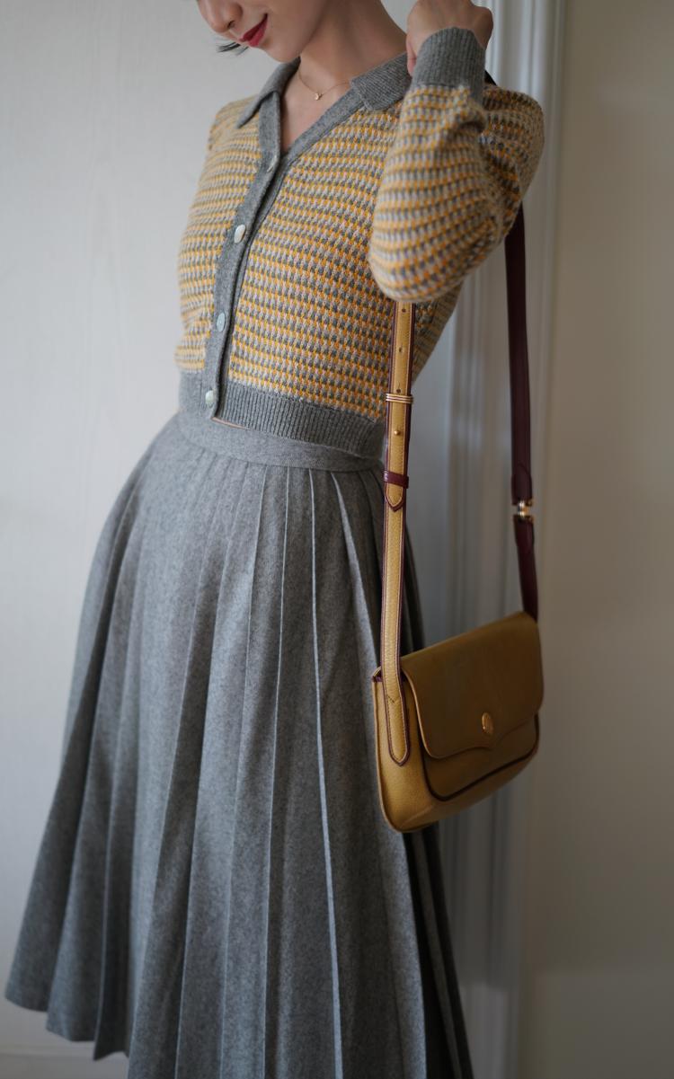 retro pleated skirt