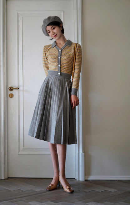 retro pleated skirt