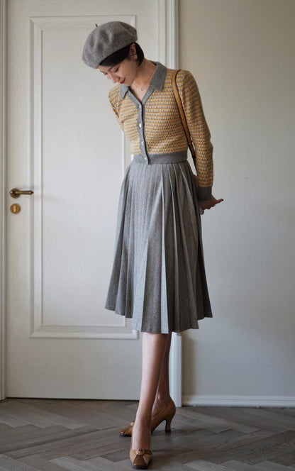 retro pleated skirt