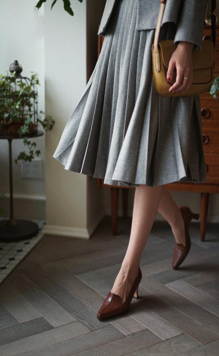 retro pleated skirt