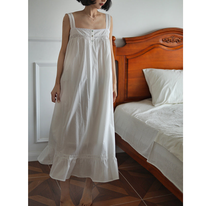 Lady vintage nightwear