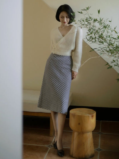 Houndstooth tweed straight skirt