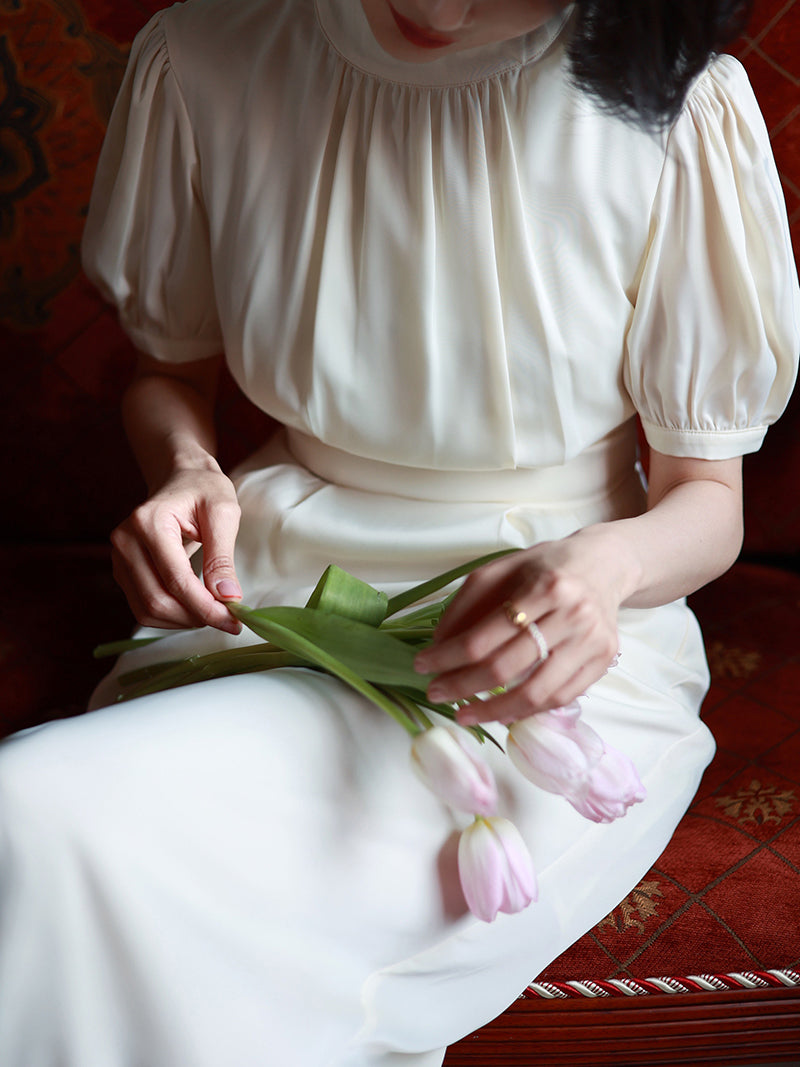 Pearl-colored lady classical dress