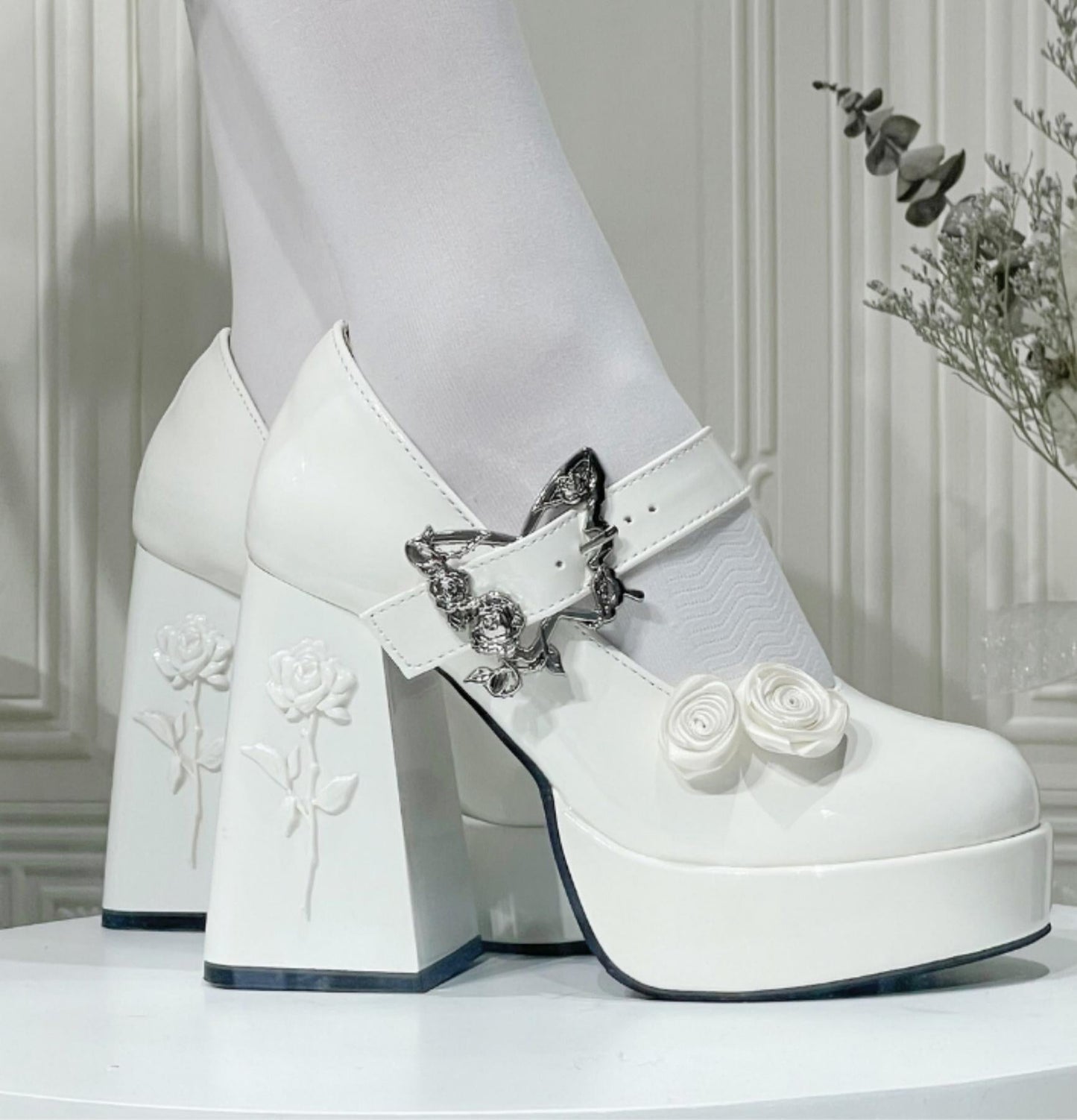 Dreamland - Cyclic Wonders - Elegant Lolita High Platform Shoes with Butterfly and Rose Details
