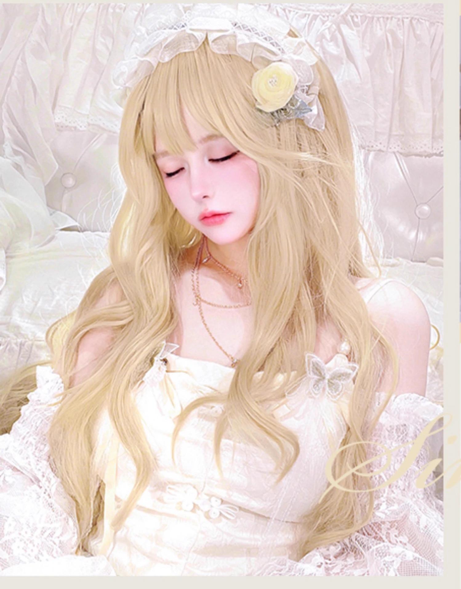 Sinwavy - Elegant Lolita Platinum Wig Long Curly Layered Wig