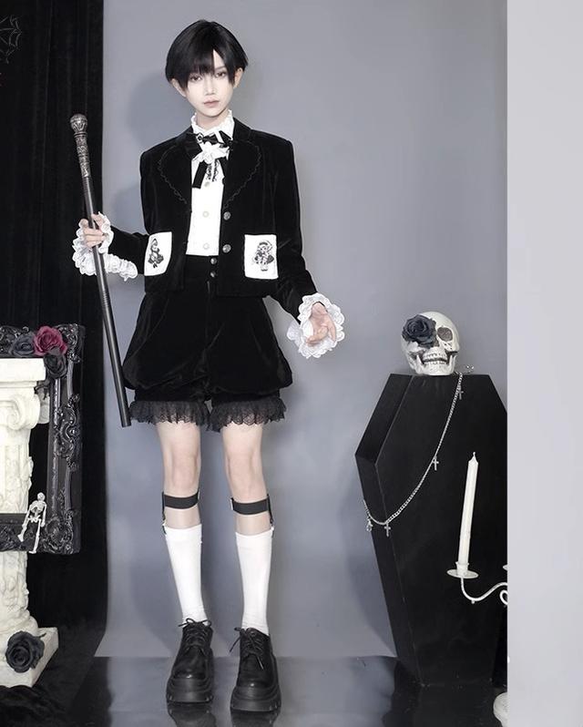 CastleToo - Erosion Heart F-Type - Ouji Lolita Suit Black Velvet Shorts and Skirt