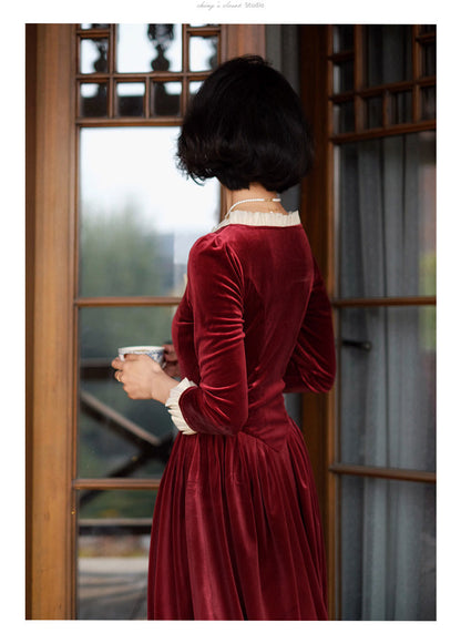 Court lady's velvet dress