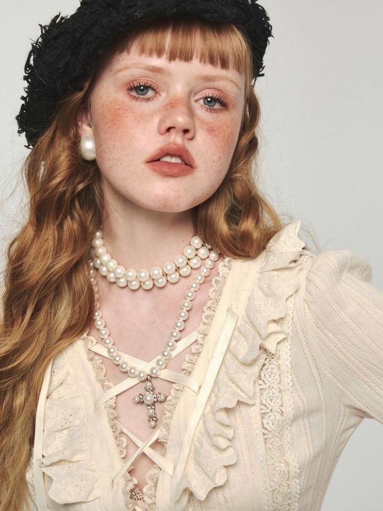 V-neck slim fit lace shirt【s0000004140】