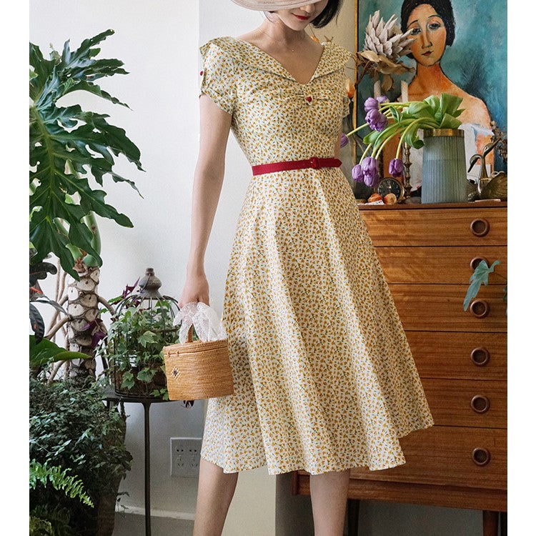 Western-style floral vintage dress