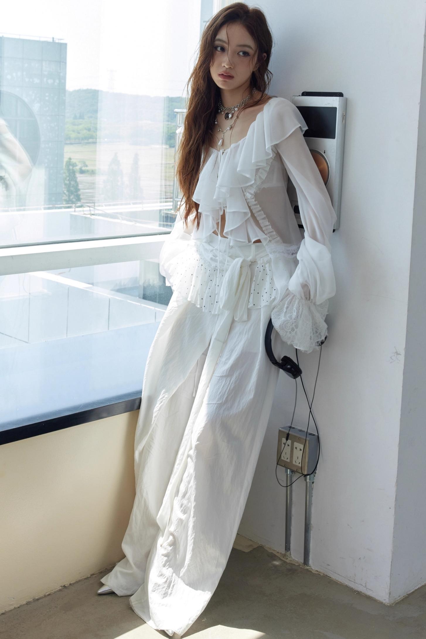 Airy Andromeda Style White Blouse