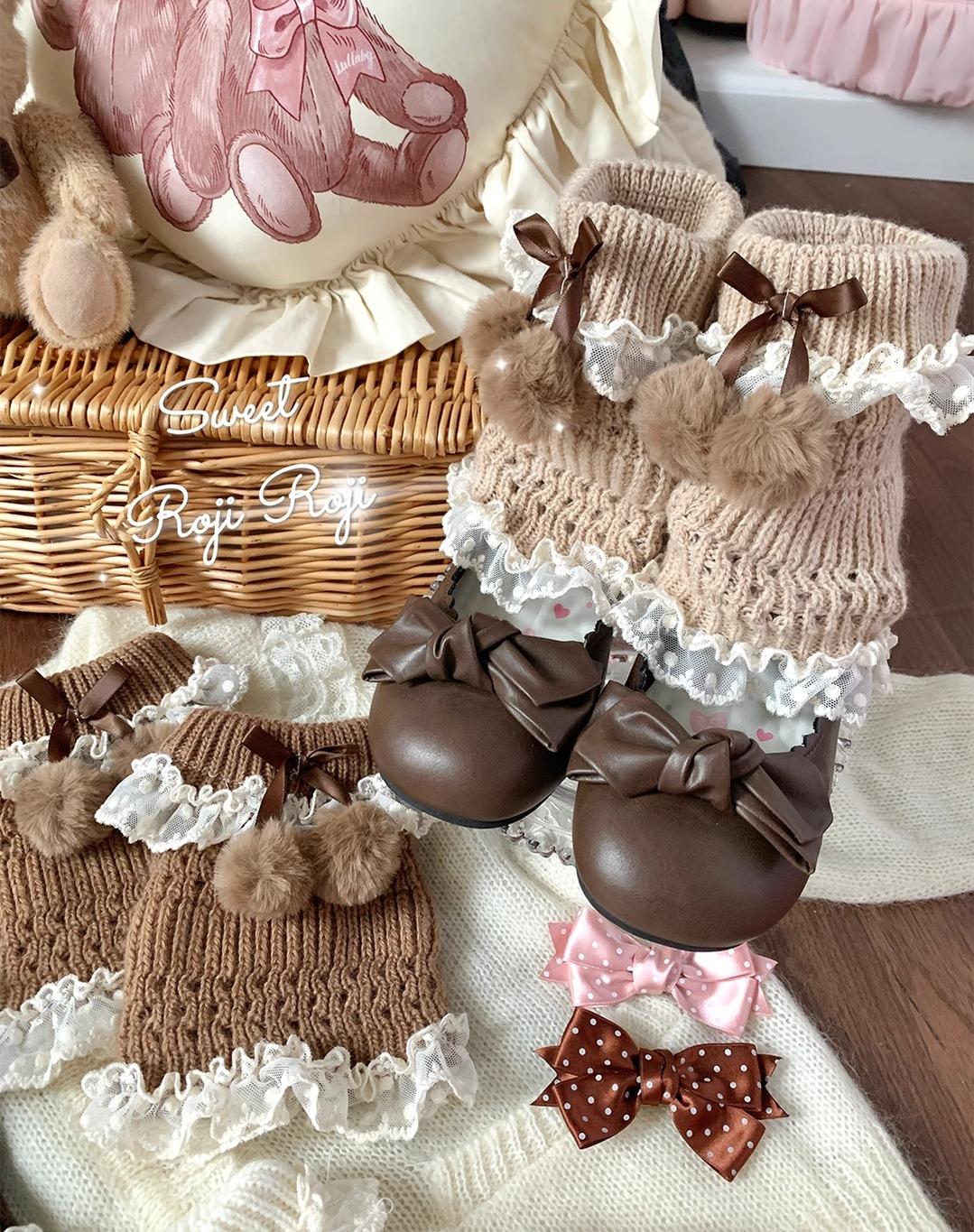 Roji Roji - Kawaii Lolita Wool Leg Warmers, Pom-Pom Accented Bow