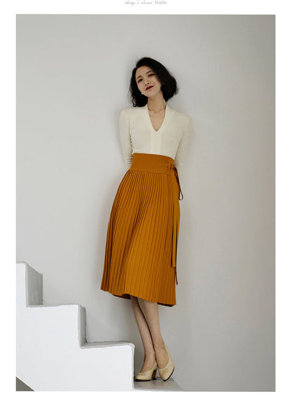 lady elegant pleated skirt