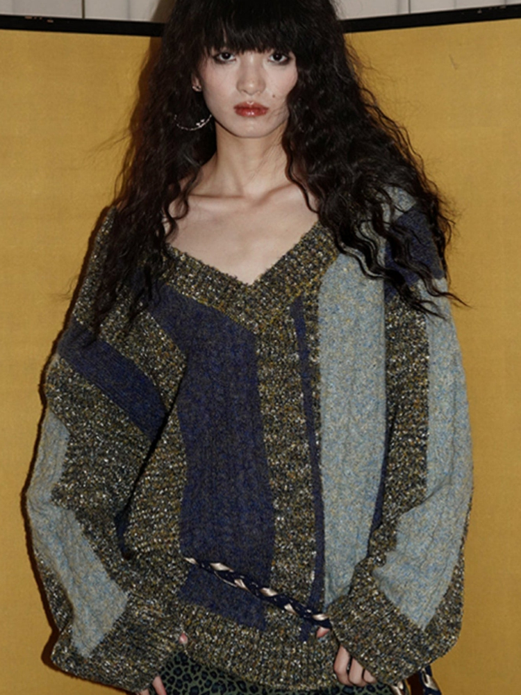 Contrast Color V-Neck Knit