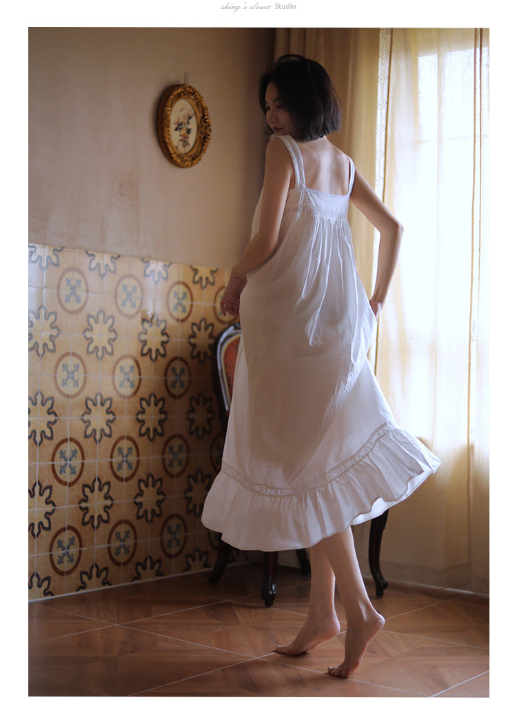 Lady vintage nightwear