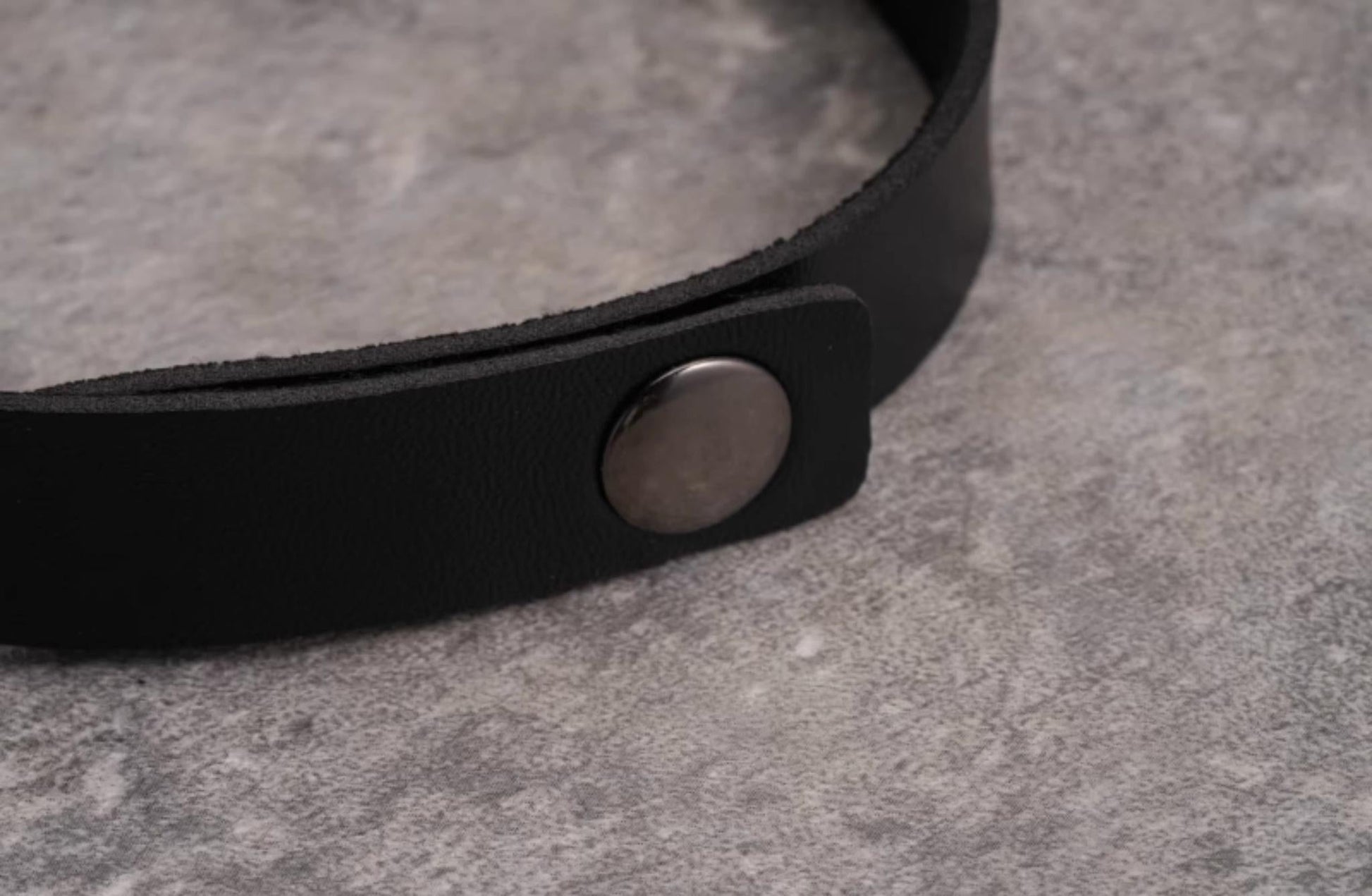 Strange Sugar - Gothic Lolita Choker Faux Leather Rose Pendant Necklace