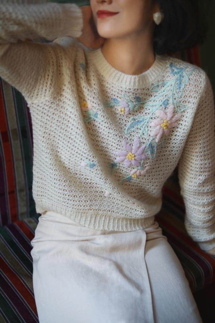 Wildflower embroidery retro knit