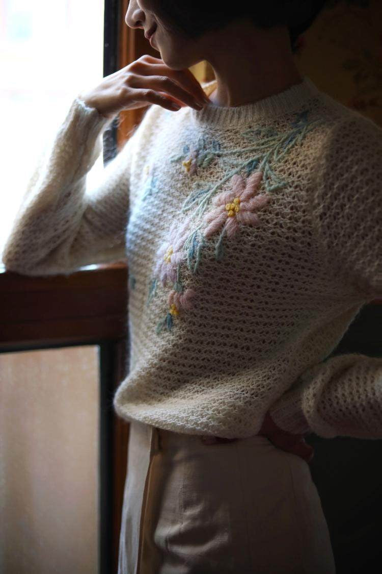 Wildflower embroidery retro knit