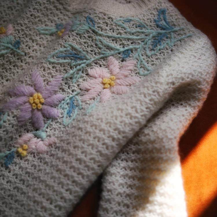 Wildflower embroidery retro knit