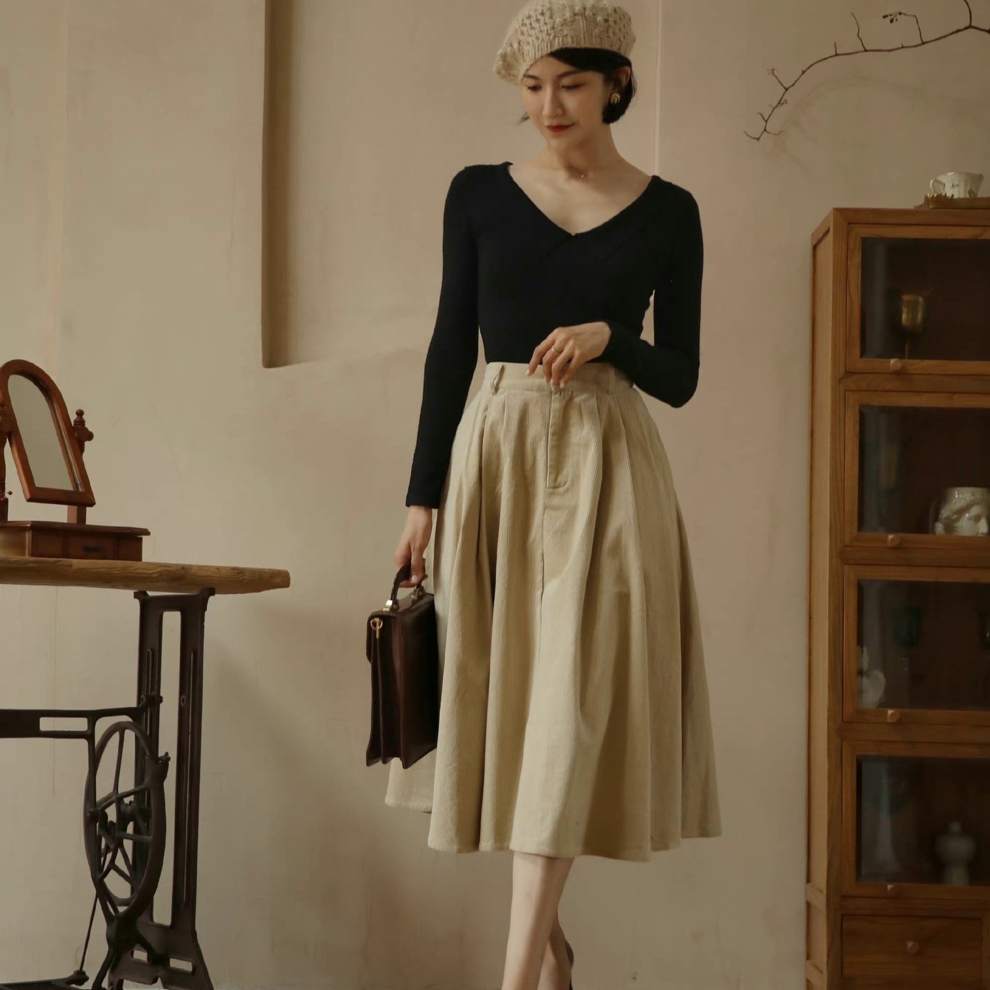 Lady's elegant slim knit