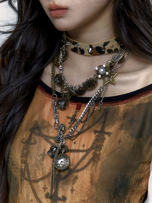 button pendant chain necklace