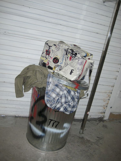 Graffiti art do old recycled material shoulder bag【s0000009564】