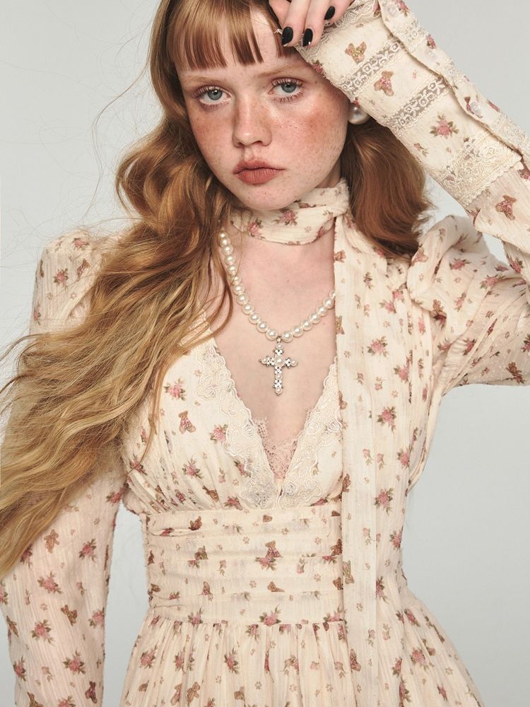 Retro bear floral lace waist long V-neck dresses【s0000004741】