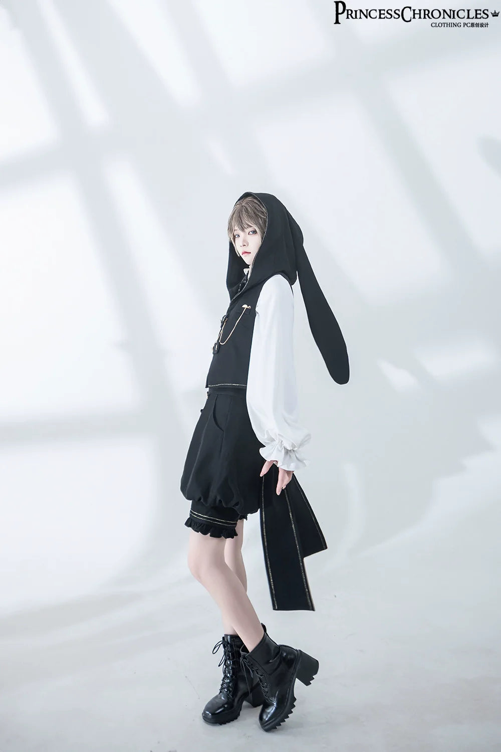 Princess Chronicles - Desperate Bunny - Ouji Lolita Vest Shorts Set