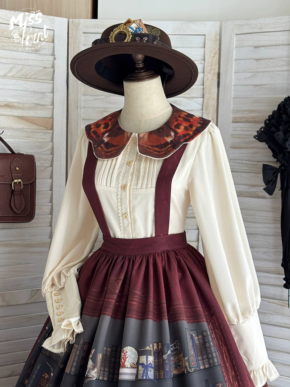 Miss Point - German Bookshelf - Classic Lolita Blouse, Butterfly-Shaped Collar