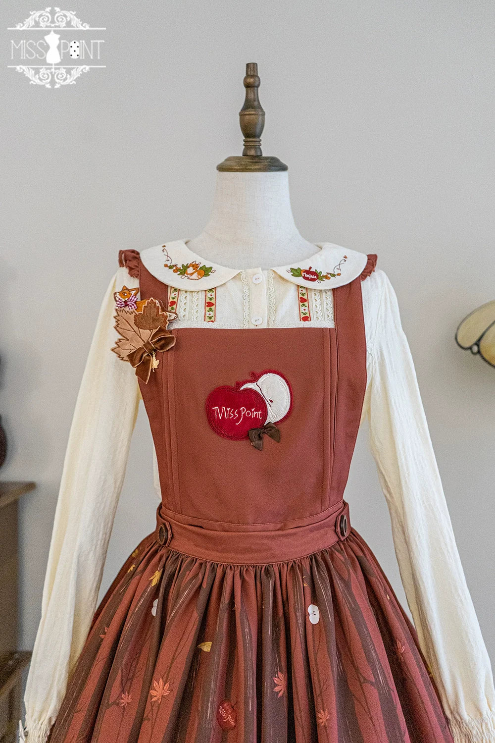 Miss Point - Chuby Box in the Forest - Elegant Lolita Necklace Brooch KC Beret Accessories