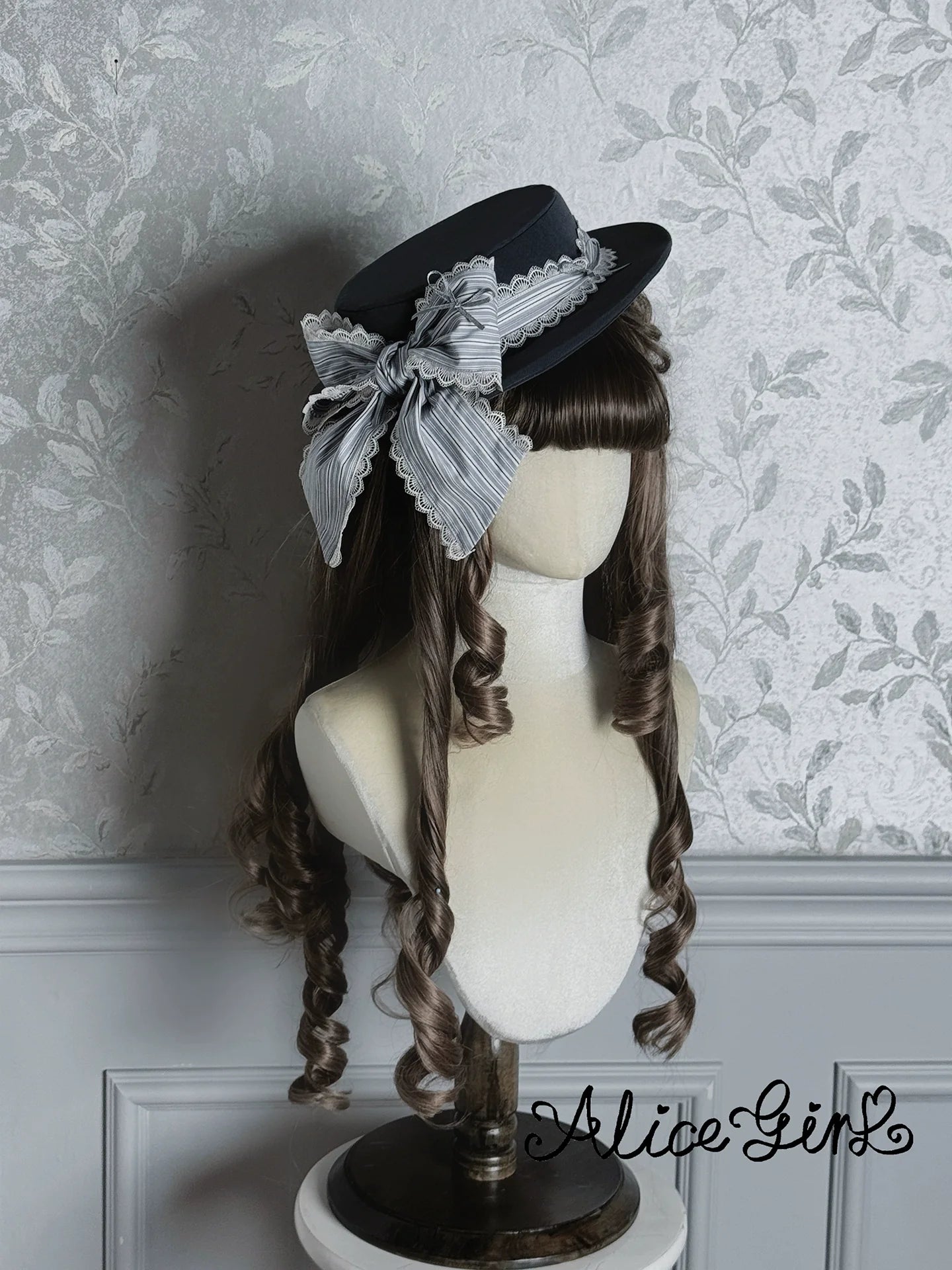 Alice Girl - Duke of Victoria - Classic Lolita Top Hat & Brooch