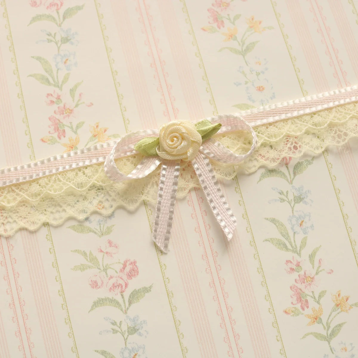 Creamy Bubbles - Sweet Lolita Choker Vintage Lace Rose Handmade Necklace