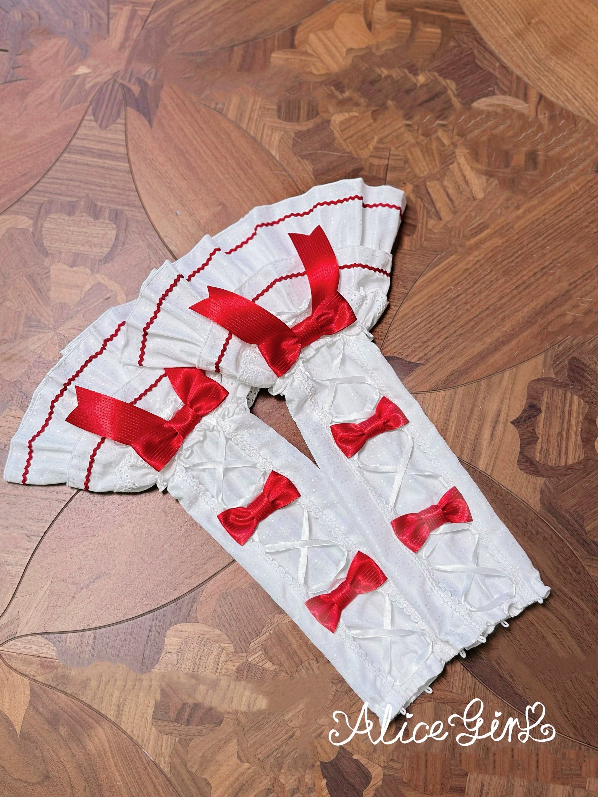 Alice Girl - Old School Polka Dots - Sweet Lolita BNT & Detachable Sleeves