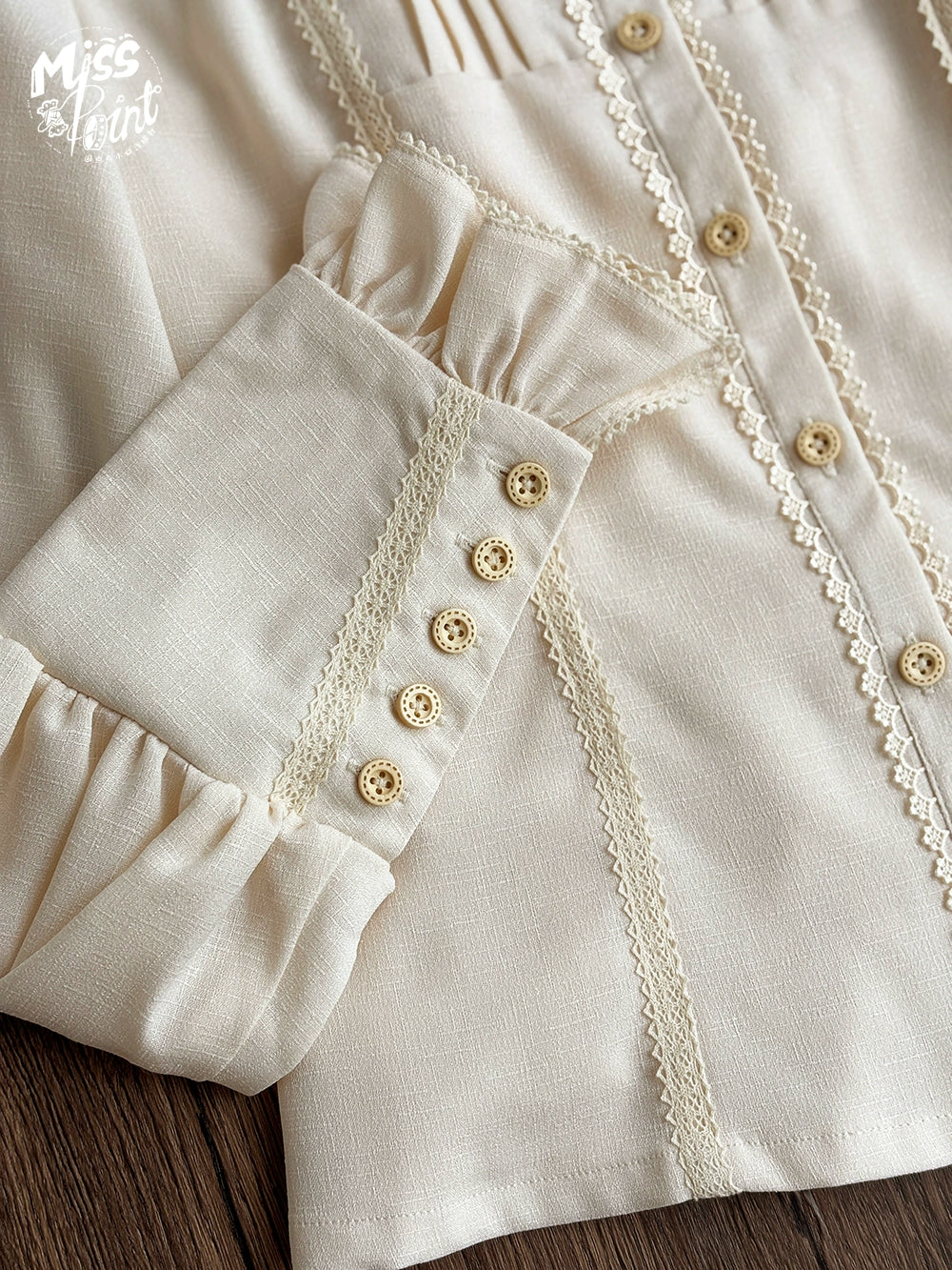 Miss Point - German Bookshelf - Classic Lolita Blouse, Butterfly-Shaped Collar