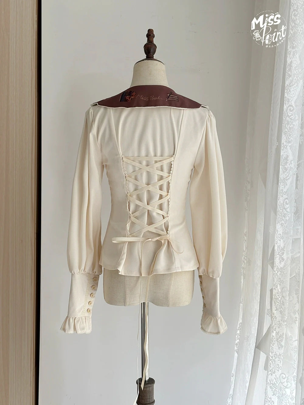 Miss Point - German Bookshelf - Classic Lolita Blouse, Butterfly-Shaped Collar