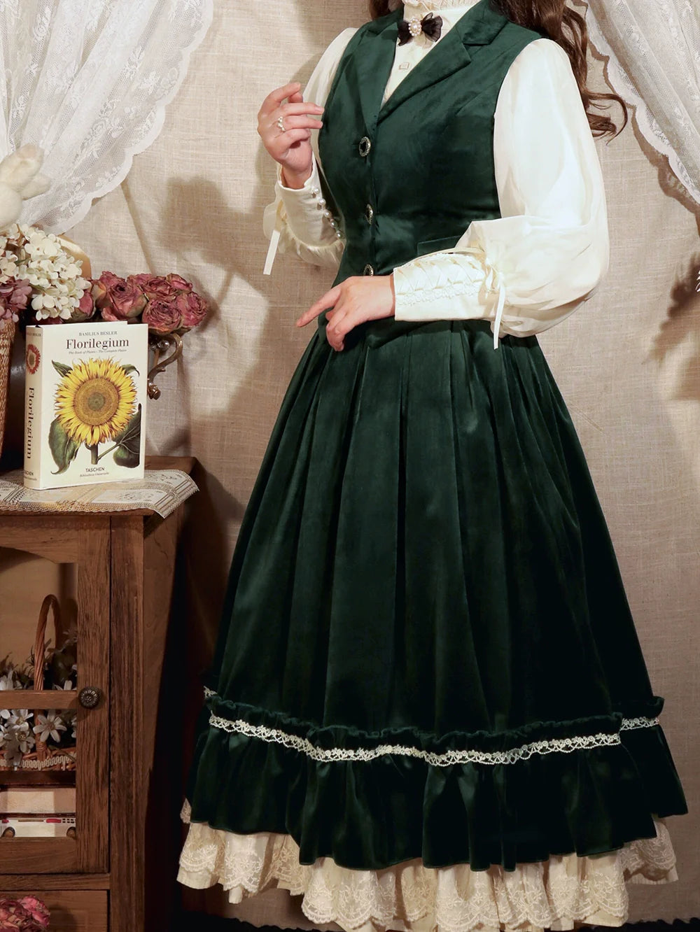 Miss Point - Rose Doll - Retro Lolita Vest Velvet Lolita Waistcoat