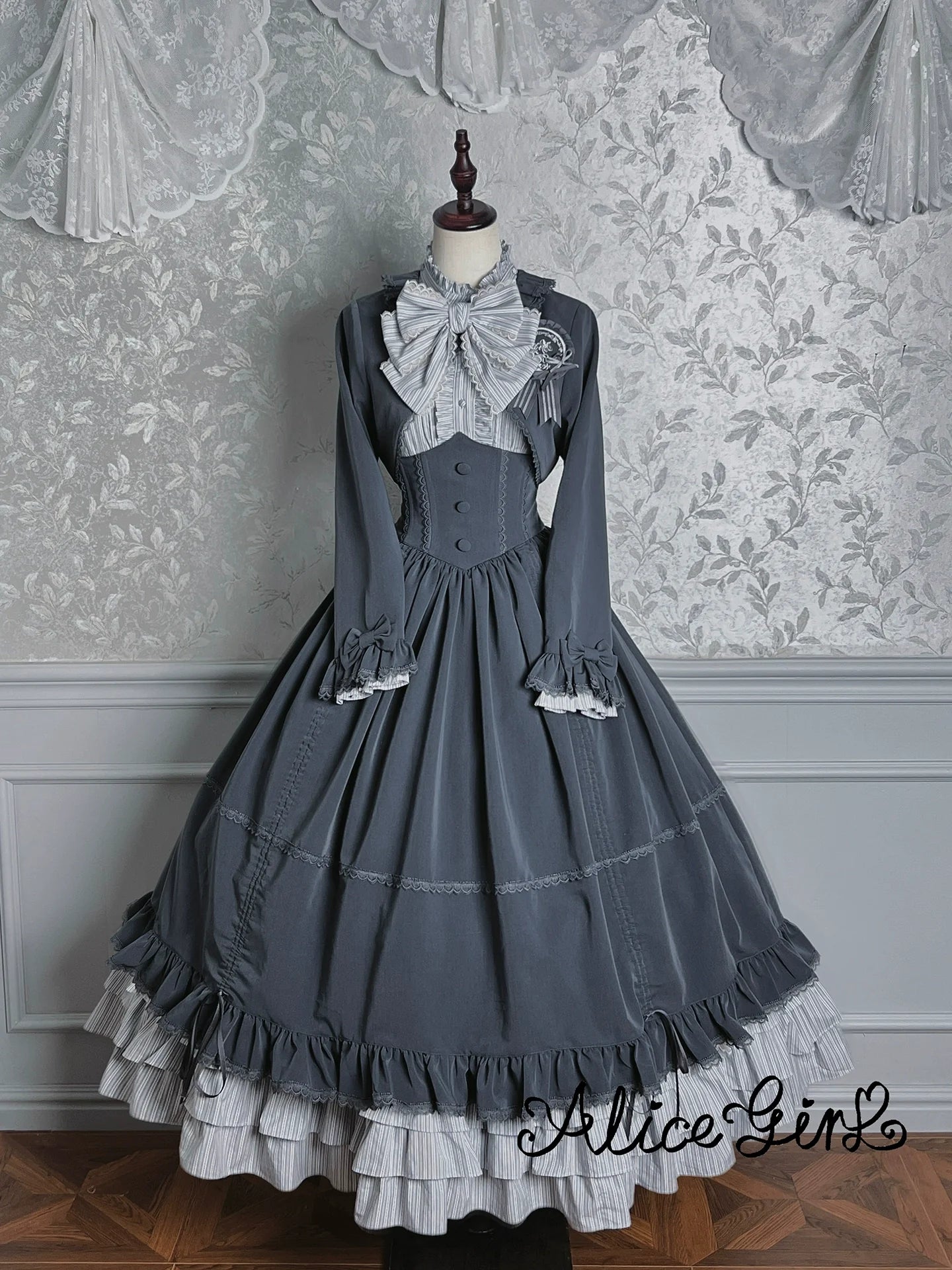 Alice Girl - Duke of Victoria - Classic Lolita SK & Overskirt Set
