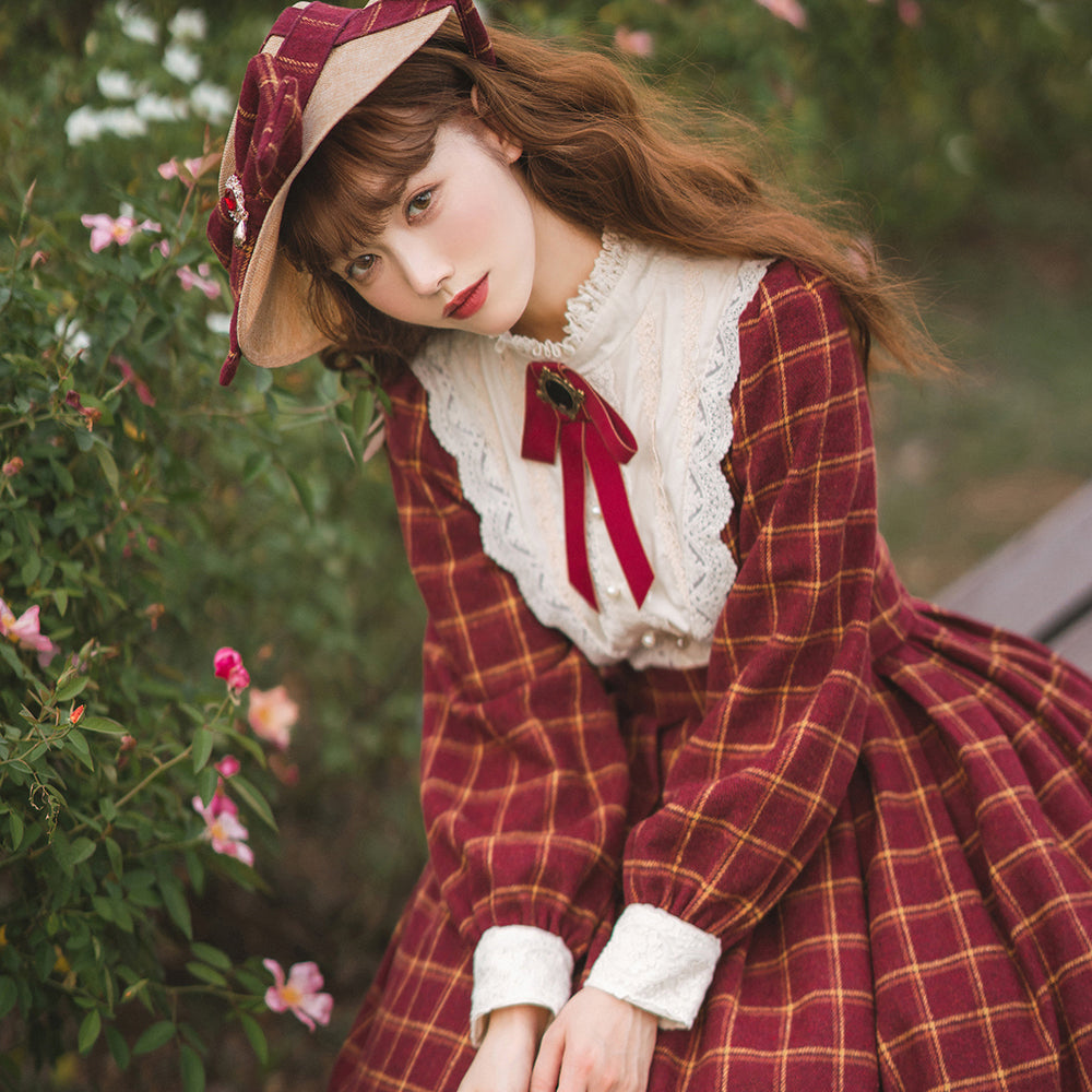 Miss point - Rose Silhouette - Elegant Handmade Lolita Flat Hat