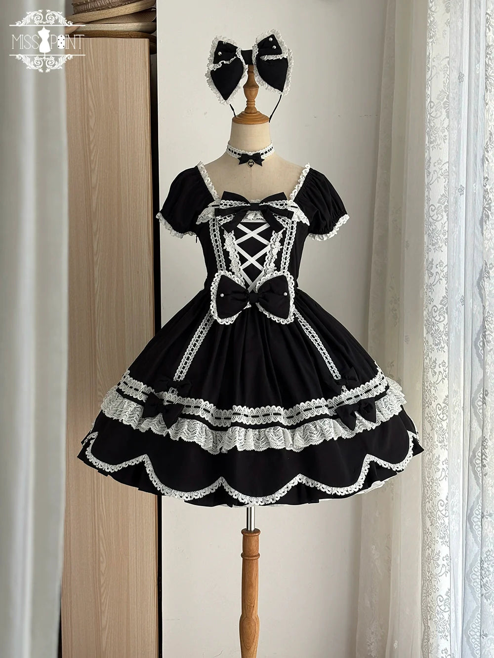 Miss Point - Vintage Petal Rabbit - Old School Lolita OP Cotton Dress With Petal-Shaped Hem