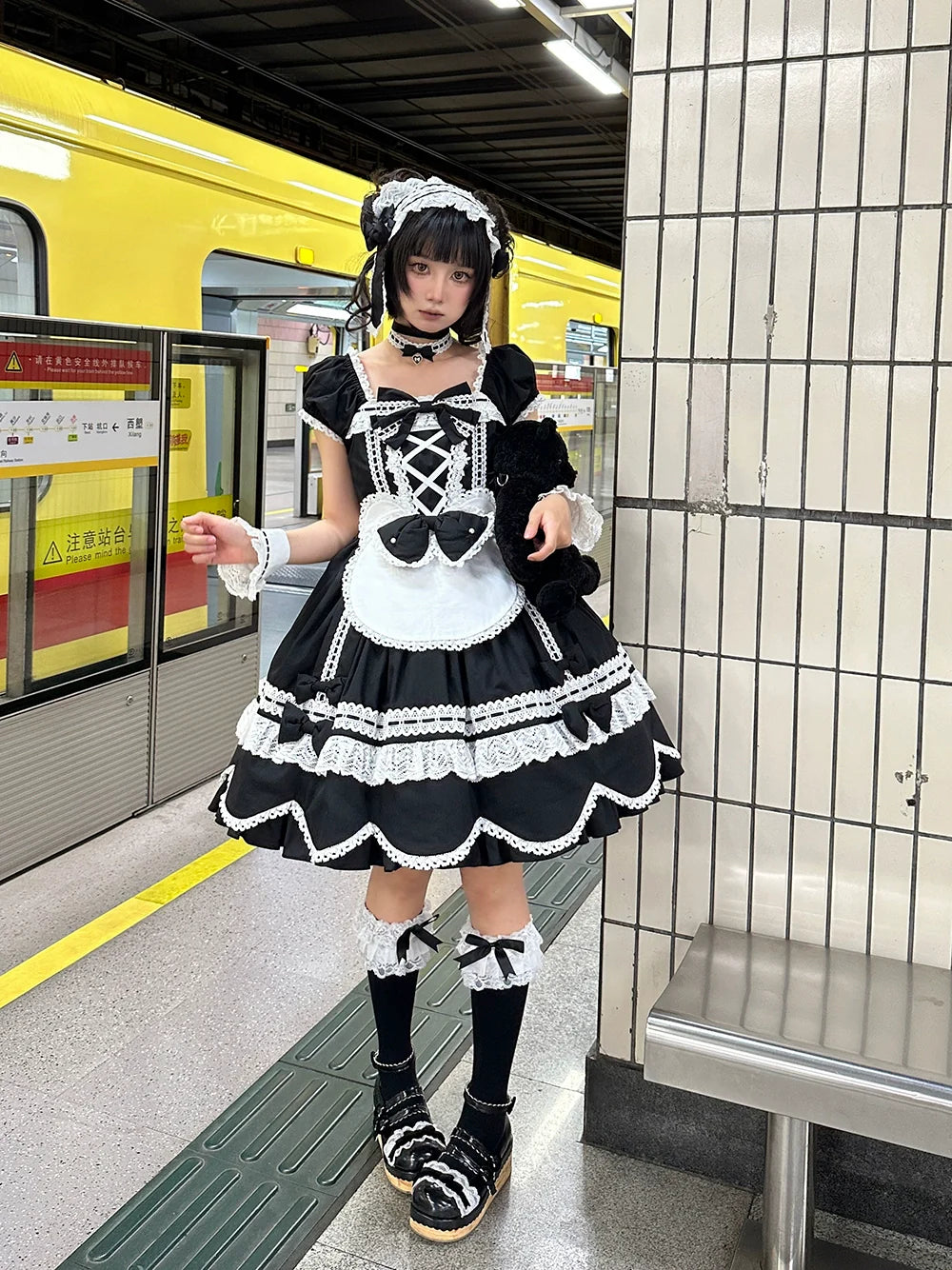 Miss Point - Vintage Petal Rabbit - Old School Lolita OP Cotton Dress With Petal-Shaped Hem