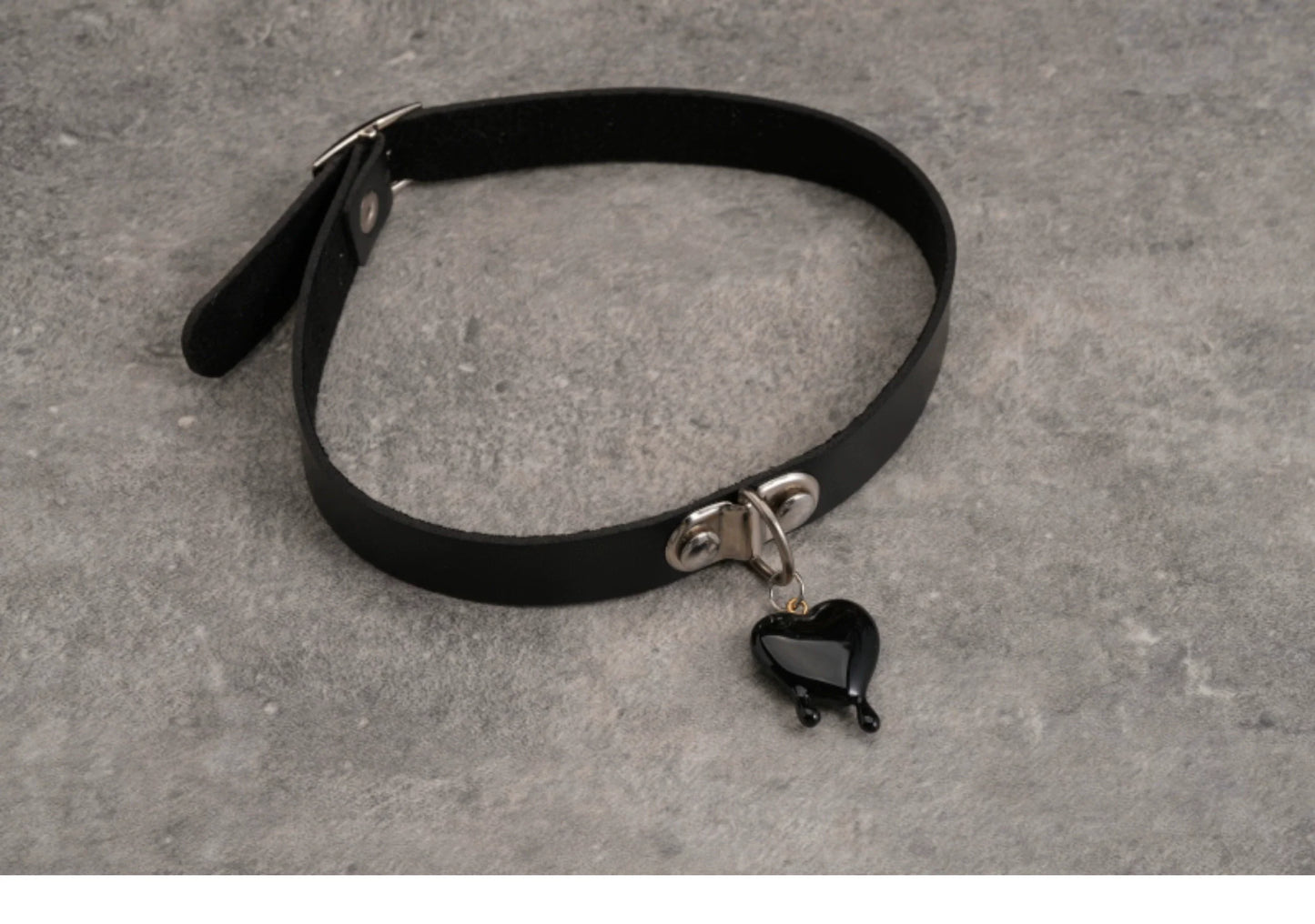 Strange Sugar - Gothic Lolita Choker Faux Leather Heart Pendant Necklace