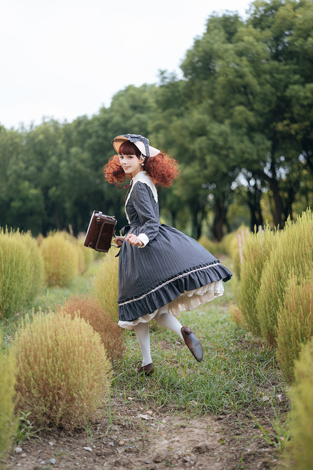 Miss point - Rose Silhouette - Vintage Classic Lolita OP