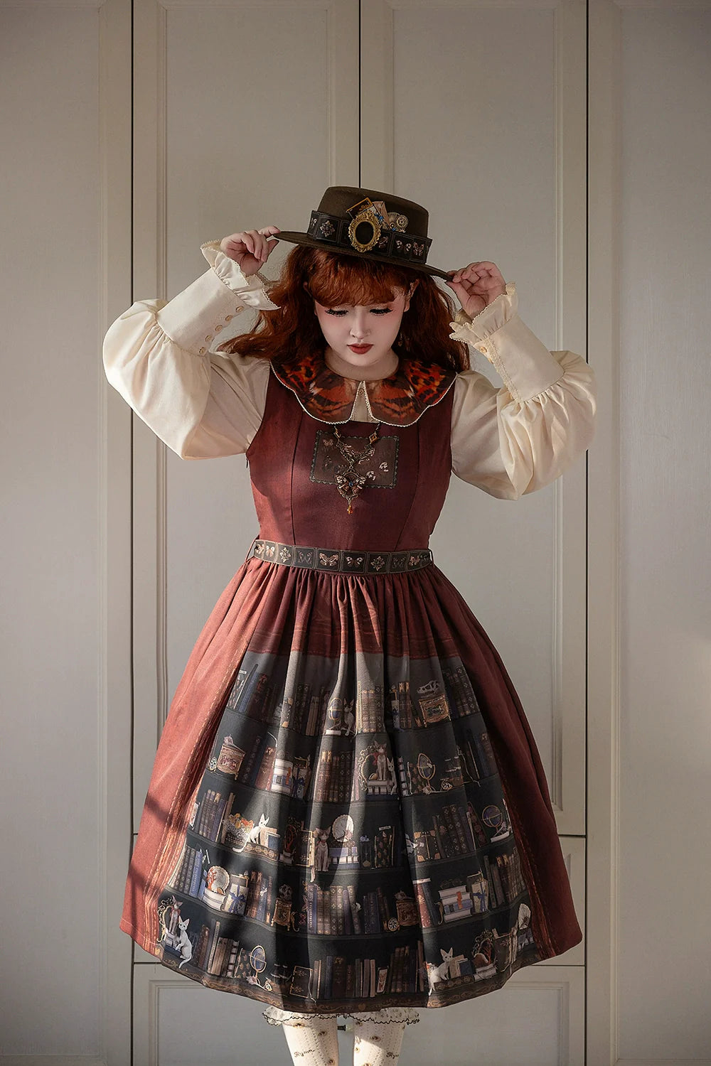 Miss Point - German Bookshelf - Classic Lolita Blouse, Butterfly-Shaped Collar