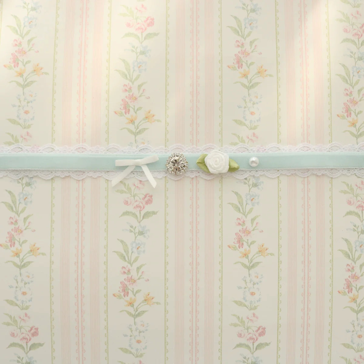 Creamy Bubbles - Sweet Lolita Choker Vintage Lace Rose Handmade Necklace