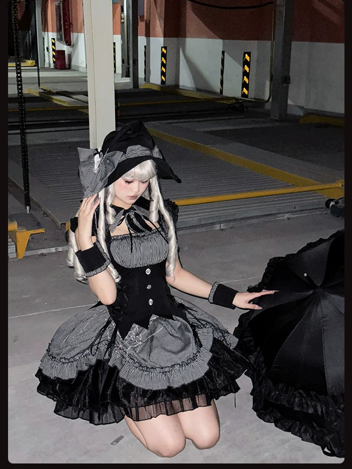 Alice Girl - Lolita Potion - Gothic Lolita Cuffs and Embroidered Badge