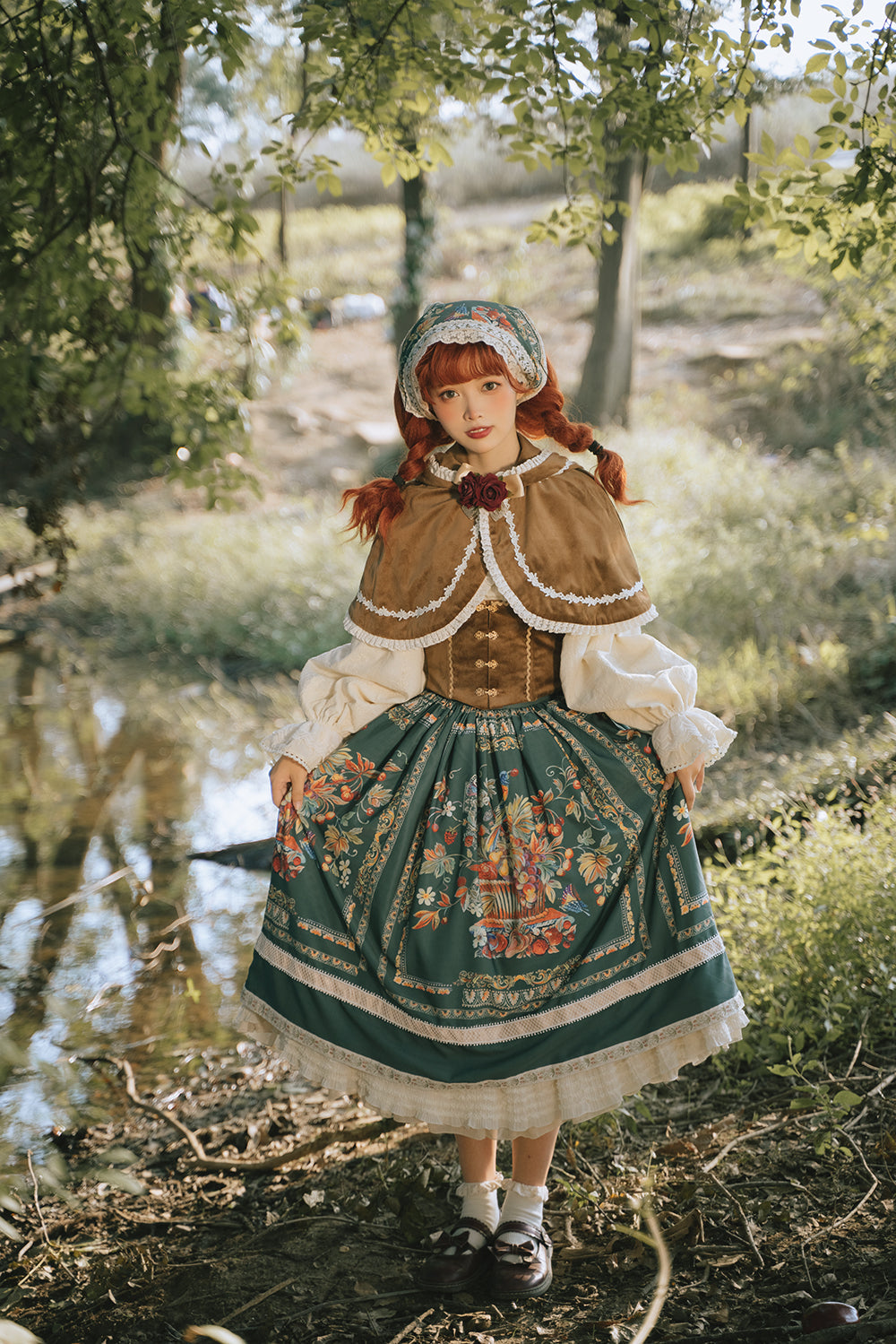 Miss Point - Praise of Abundance - Bavarian Style Lolita Velvet Hooded Cape