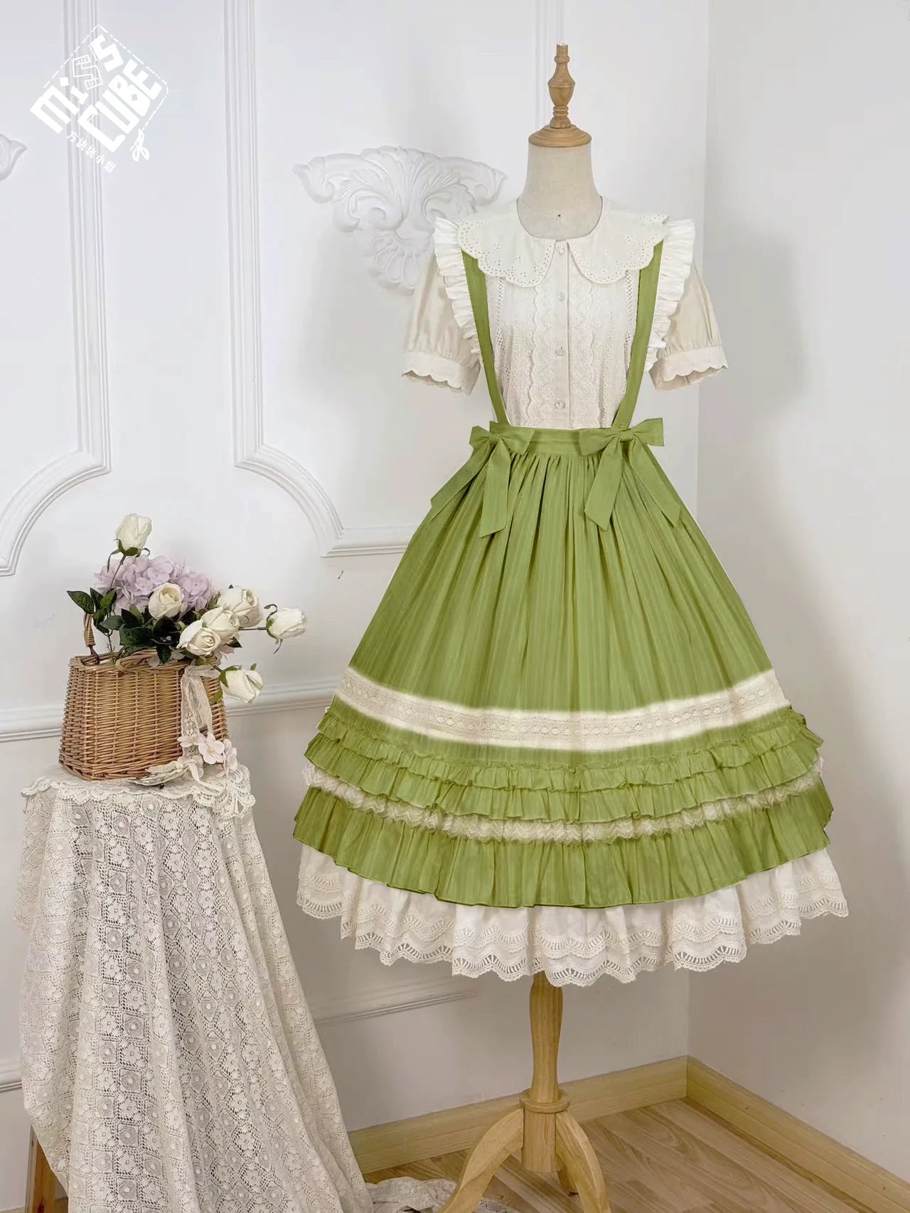 Miss Cube - Cool Sheep Whisper - Kawaii Retro Lolita SK with Detachable Suspenders