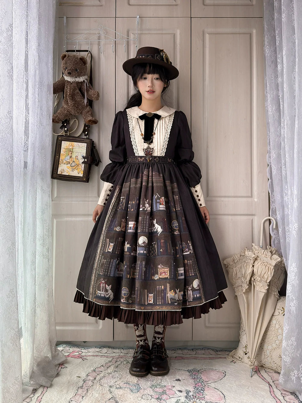 Miss Point - German Bookshelf - Classic Lolita OP Dress & Detachble Cape