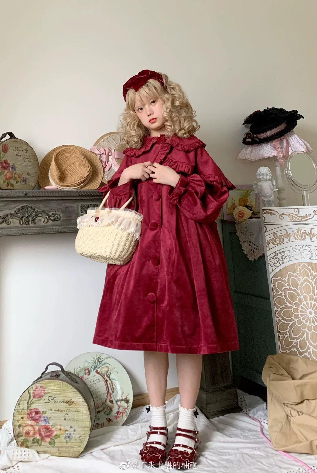 Dark Star Island - Winter Lolita Cape Velvet Antique Lolita Coat