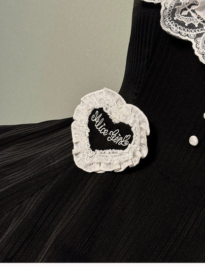Alice Girl - Arrogant Miss - Heart-Shaped Lolita Brooch with Lace and Embroidery