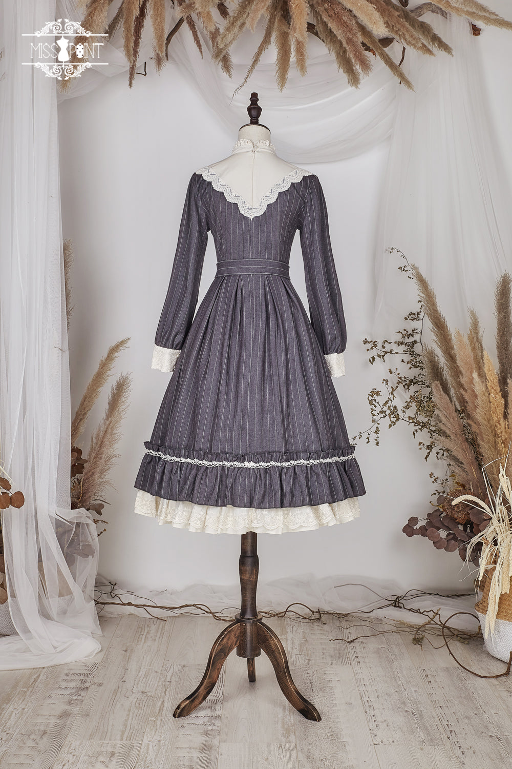 Miss point - Rose Silhouette - Vintage Classic Lolita OP
